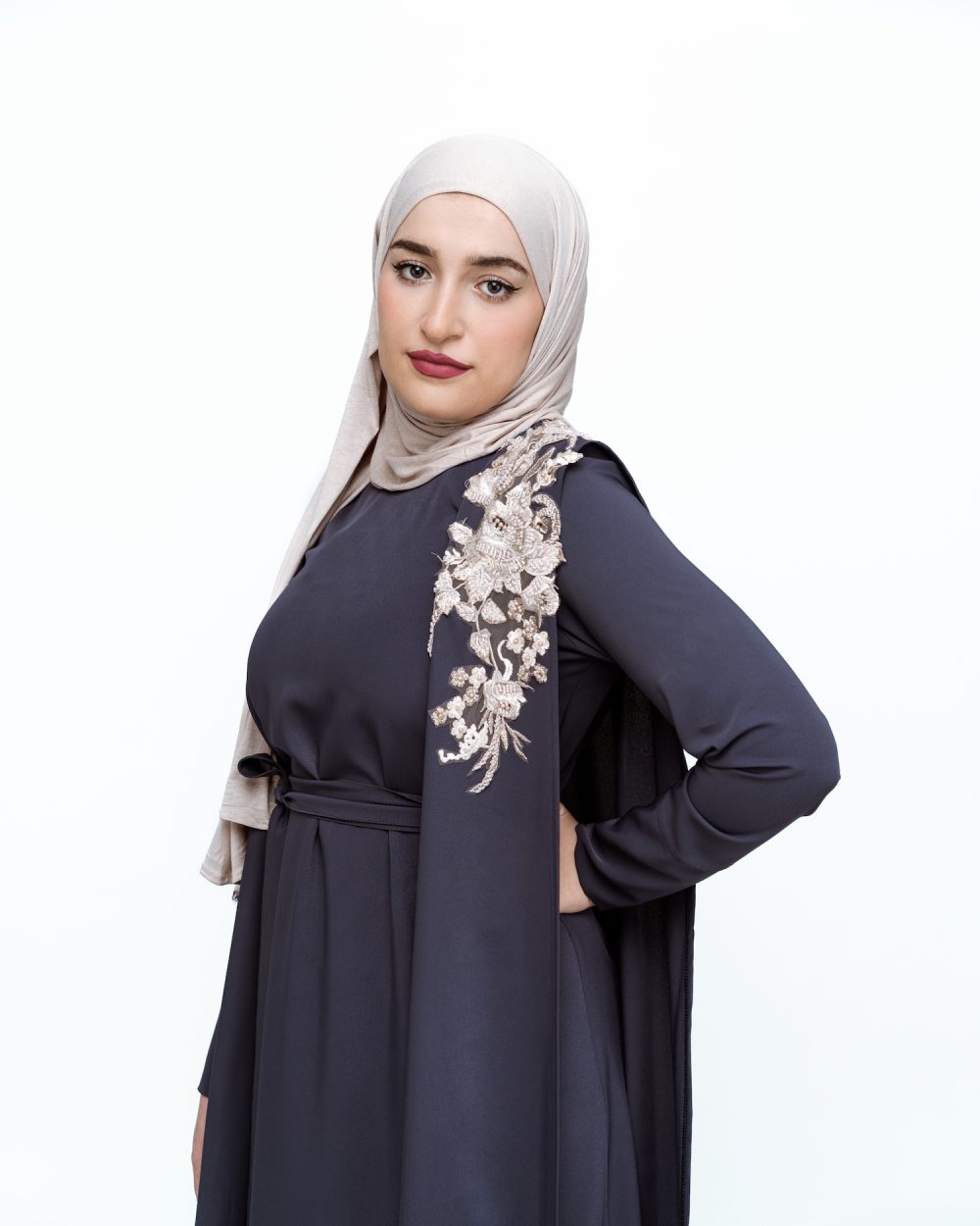 Abaya cape grise