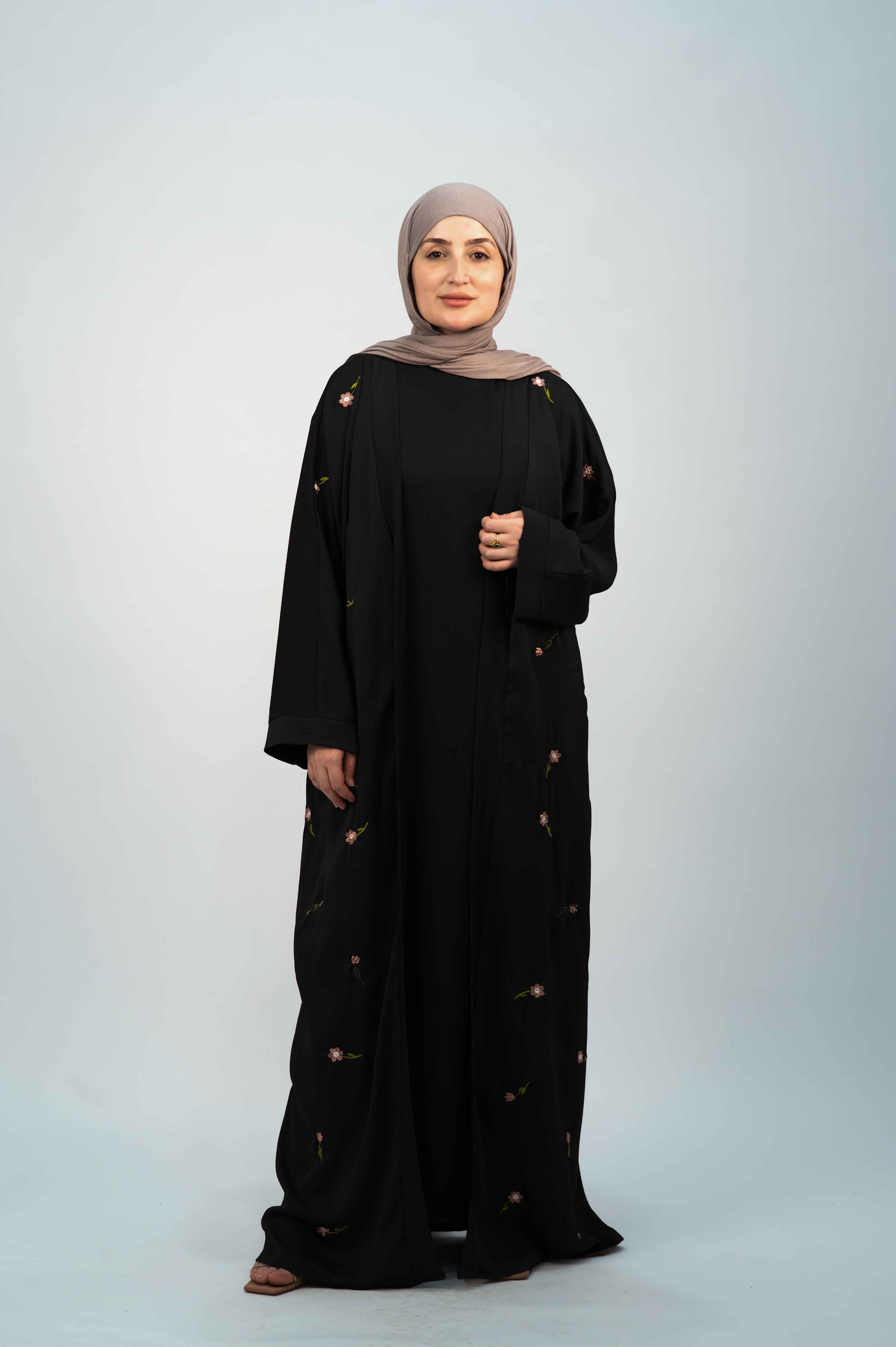 ABAYA AMIRA RIAA NOIR BRODÉE